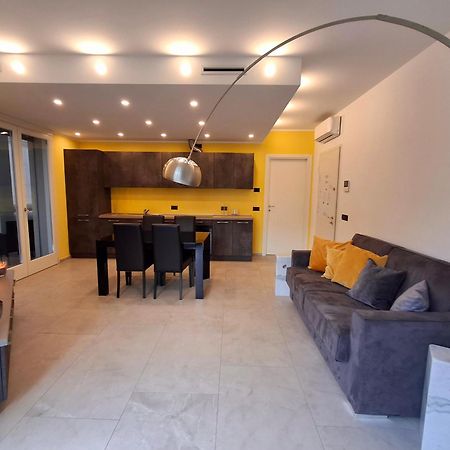 Casa Di Como. Bagian luar foto